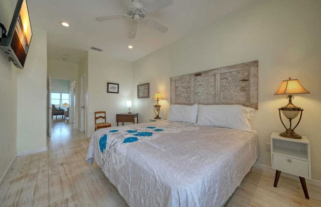 2 Waterfront Homes w/ Views, Pool, Boat Dock Laguna Village Oasis by Avantstay - Foto 34