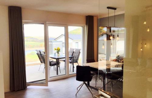 FerienHAUS Marta am Diemelsee im Sauerland mit eigener Sauna, Garten, Terrasse, Balkon und Blick auf den See - Foto 13