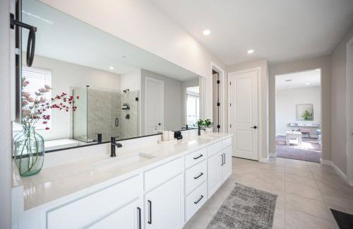 Modern Spacious 6BR Villa with Game Loft 5 Min to Strip, Stadium & Shopping! - Foto 60