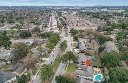 Spring Branch Paradise 4-BD Backyard Pool Oasis - Foto 43