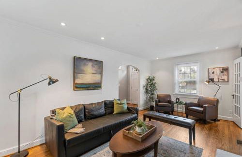 Massive 5BR Historic CozySuites House - Foto 6