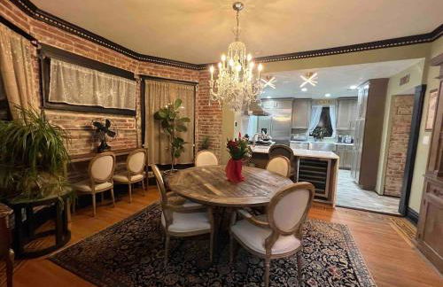 4 BR Luxurious-Gem Mansion in Heart of Denver - Foto 23