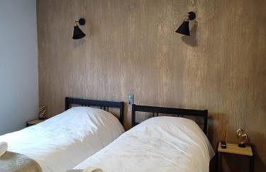 Tommy's Guest House - Photo 14