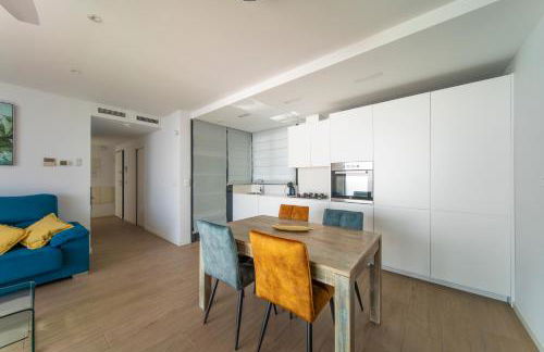 Primera linea de playa con vistas directas al mar-Apartamento premium Albufereta - Photo 24