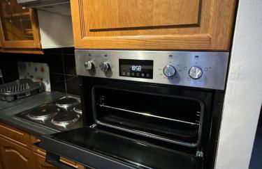 2 Bed - Greenwich Flat - Sleeps 5 - 1 Minute From New Eltham Train station - Foto 5