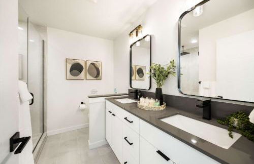 2022 Modern 3BR Tesla Charger City Views - Foto 31