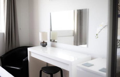 Stunning Sea Views, luxury apartment beaches & restaurants are a short walk away - Foto 10