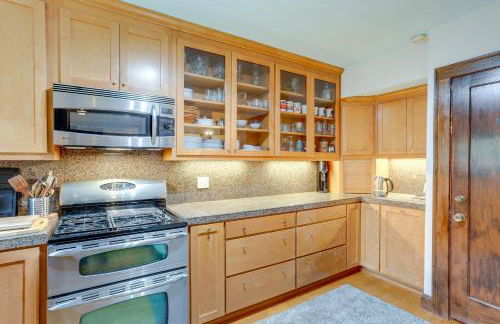 Charming Tudor-Style Apt Near Green Lake! - Foto 9