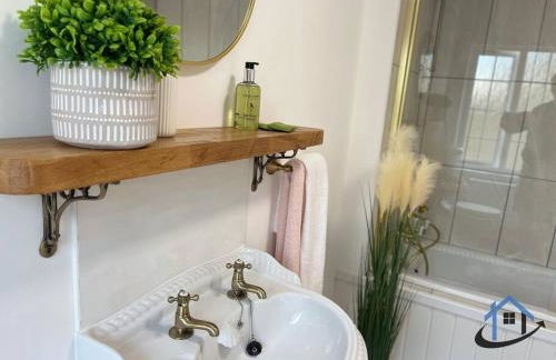 Petham Cottage Stanwick 2 bed sleeps 6 - Photo 10