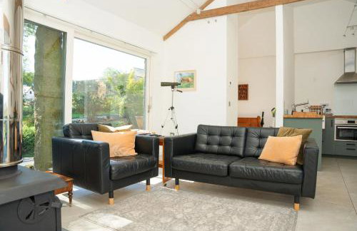 Cosy Rural Barn with Private Garden & Forest - The Cart Barn - Foto 9