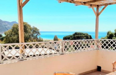 Stylish Home With Views, 4 min Walk to the Beach!! - Foto 1