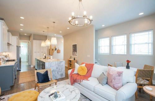 Roof Deck Grill VIEWS 2 Miles from Broadway - Foto 25