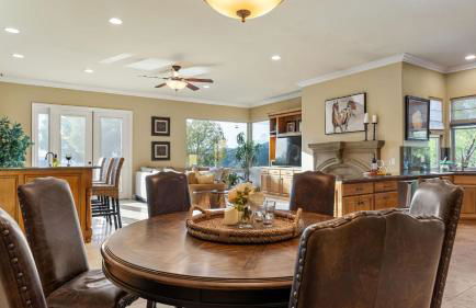 Hilltop Estate w/ Pool, Hot Tub, Fire Pit, Views Cleveland Vista by Avantstay - Foto 55