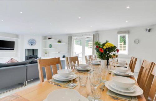 Priory House; sleeps 6-20 - Foto 11