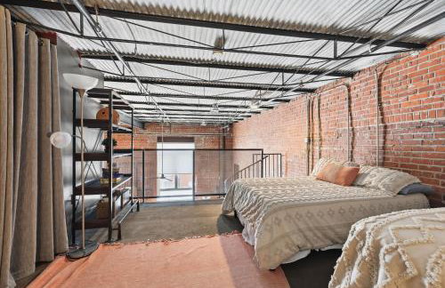 Industrial Modern Loft in Downtown Lafayette - Foto 22