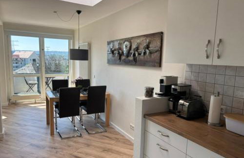 Zentrales, modernes Apartment mit Balkon, Küche & Garage - Foto 11