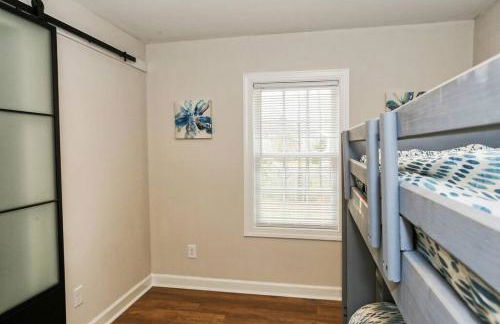 Three Bedroom Outdoorsy Escape in Huntersville - Foto 11