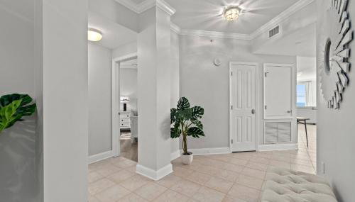 Luxury Beachfront Condo w/ 2 Balconies! Sleeps 8! Walk to Pier Park! - Foto 2, Other