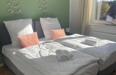 Firmen und Gruppen willkommen - 3 Schlafzimmer, luxuriöse Einzelbetten, Nahe Ulm - Foto 2