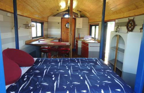 Yourte Roulotte et Gite de la Laïta - Foto 46