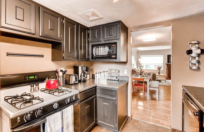 The Dream-like Garden Oasis in Sloan's Lake - Photo 7