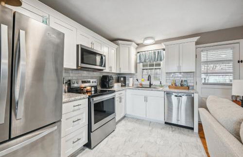 Vine Grove Home with Deck, 4 Mi to Saunders Springs! - Foto 7