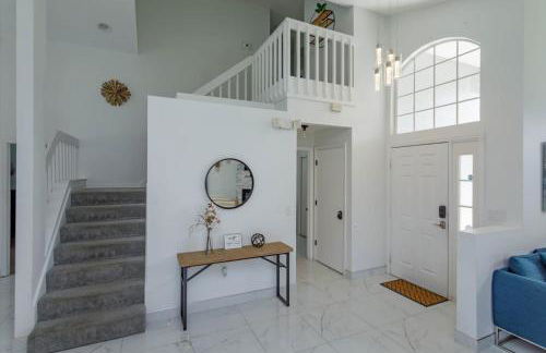 Lovely 4 Bed Oasis In the mix of everything - Photo 17