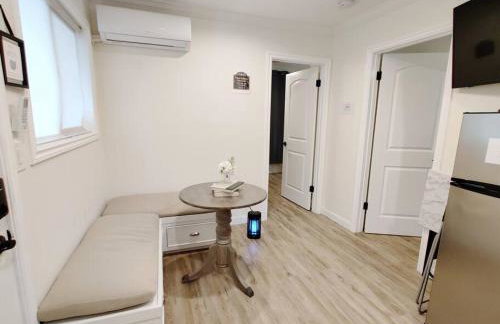 Cozy 2B1B Guest House with Private Entrance and Parking - Foto 22