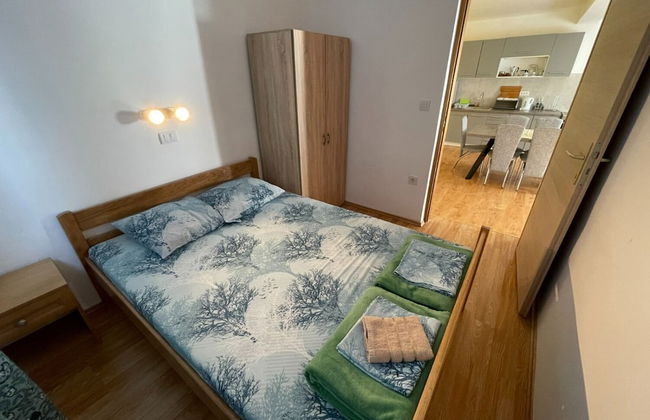 Jenny - 300m to the Beach - A4 - Photo 2