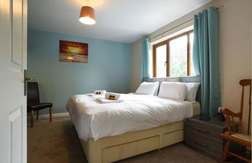 Air Maison - Large Family Home with Pool Table - Photo 15