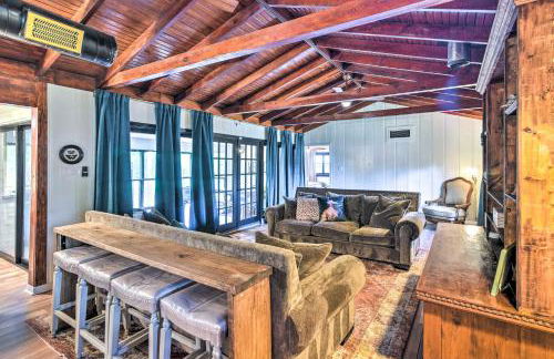 Upscale Dickinson Getaway with Yard on 1 Acre! - Foto 7