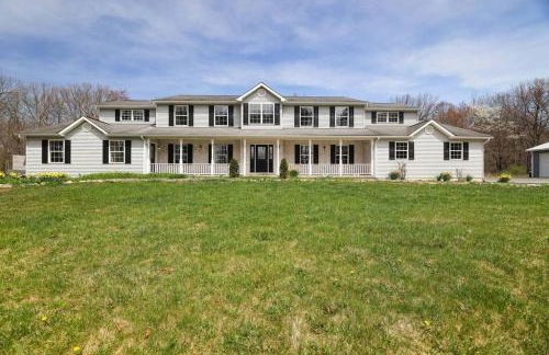 Luxe Lrg Pocono House for 18 Hot Tub/Gameroom/Pool - Foto 1