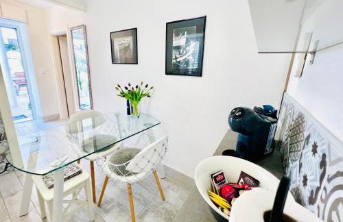 Charming Seaside Apartment - Foto 17