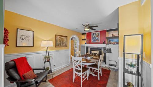 3BR Overland Park Home with Patio and Waterfall Pond - Foto 4