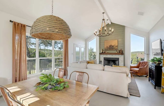 Gorgeous Home With Hot Tub 5min From the River - Foto 25