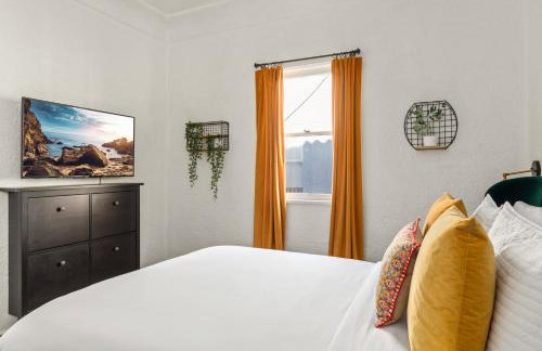 Visit the Beach from a Historic Downtown Apartment - NRP21-00092 - Foto 30