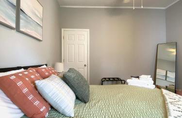 Orange Crush Cottage- Downtown Beaches & Dining - Photo 29