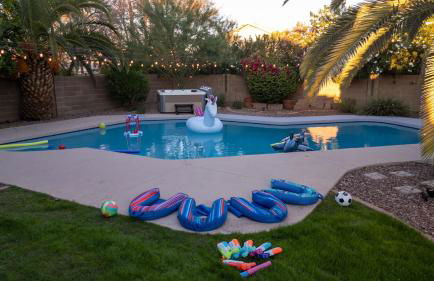 Sparkling Saltwater Pool - Spa - Firepit - WiFi - 4BR 3BA - Near Top Golf Courses - Foto 9