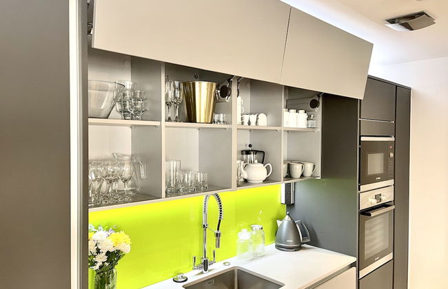 Apartment Twelve - Photo 20