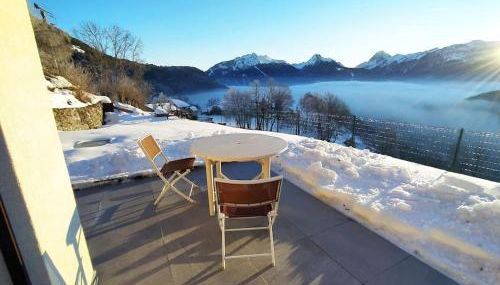 In the heart of nature with an unique view - Foto 1