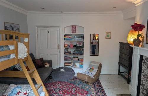 The Writer's Retreat Ground Floor Apartment - Photo 31