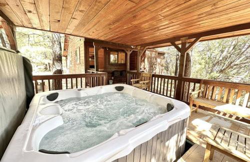Western theme! Amazing Spa, Fireplace and Deck! - Foto 1