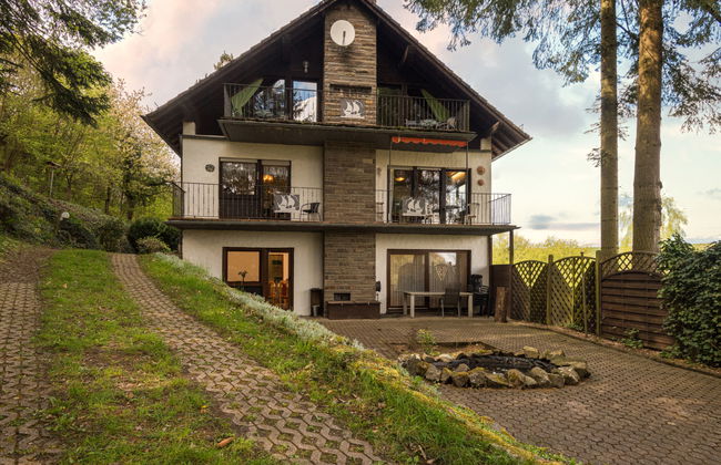 9 bedroom House in Immerath with garden and terrace - Photo 1