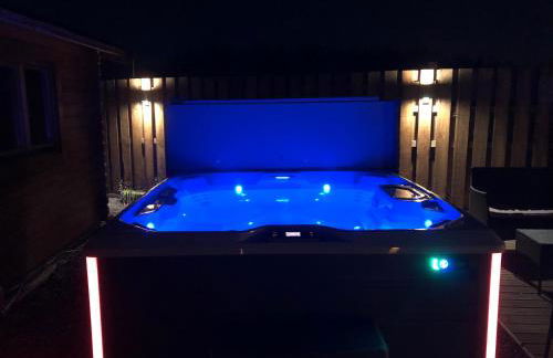 Lochinvar - Highland Log Cabin with Private Hot Tub - Photo 2