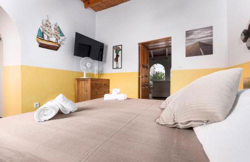 Home2Book Quiet Villa with Private Pool - Photo 19