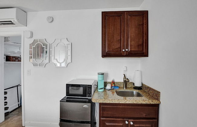 Waves on Desoto Lovely Studio 2 - Photo 8