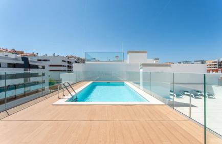 Modern 2BR w Rooftop Pool & Parking by LovelyStay - Foto 8