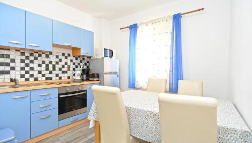 Lovely Flat Just Steps From the Beach - Photo 2