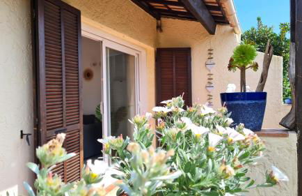 Bel appartement au calme avec terrasse aperçu mer, jardinet et piscine - Foto 3