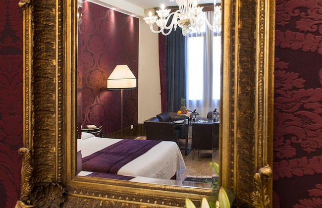 Locanda Leon Bianco on the Grand Canal - Photo 20